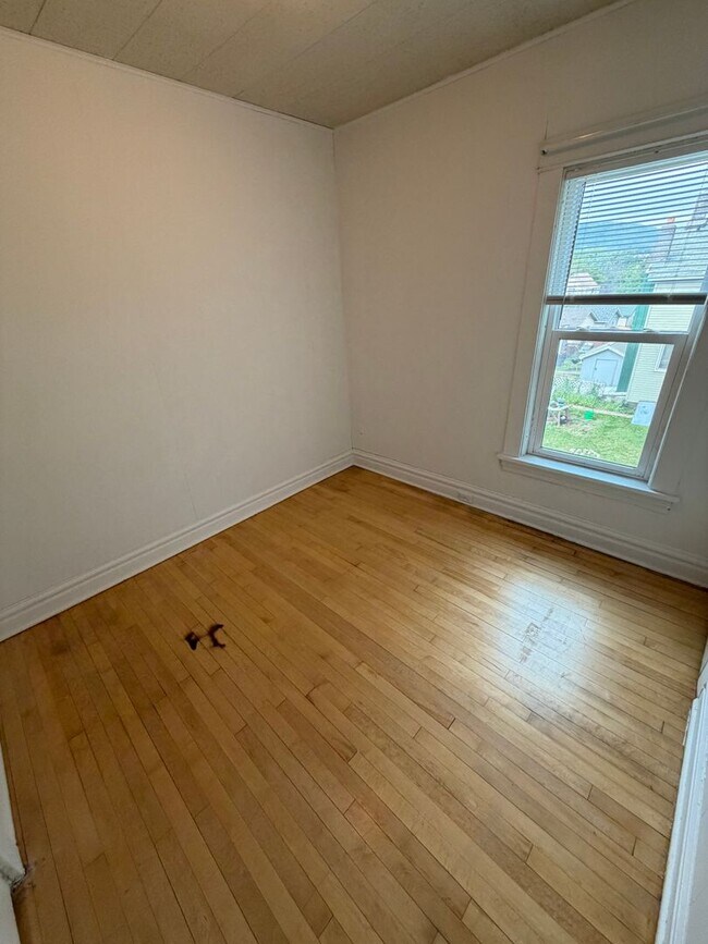 Building Photo - 409 N 51st Ave W