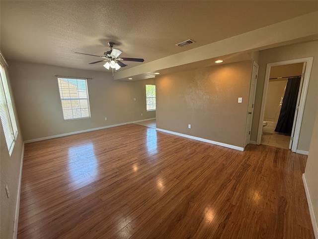 Building Photo - 733 S Crockett Dr