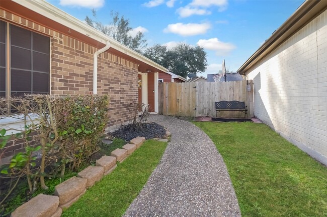 Building Photo - 13563 Catalina Village Dr