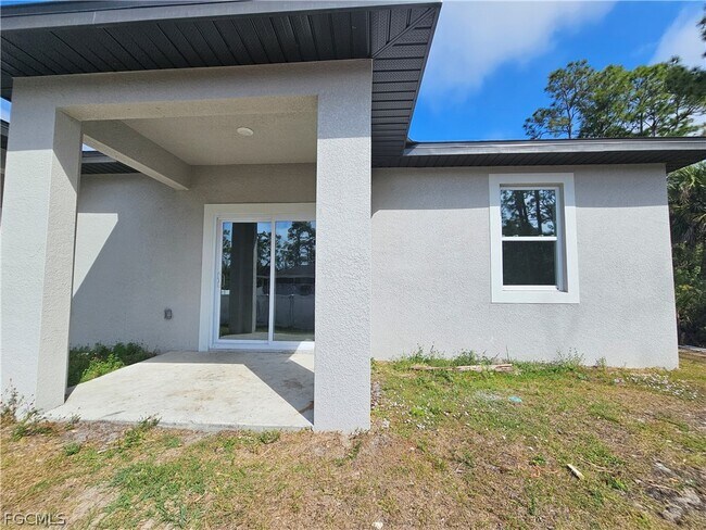 Building Photo - 8753 Buckingham Rd