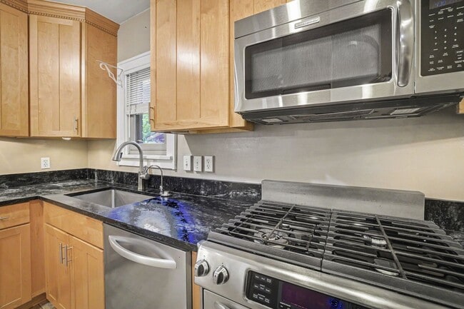 Building Photo - Charming Platte Park Bungalow Just Steps from South Pearl Street