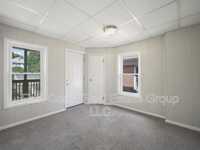 Building Photo - 827 Mulberry Ave