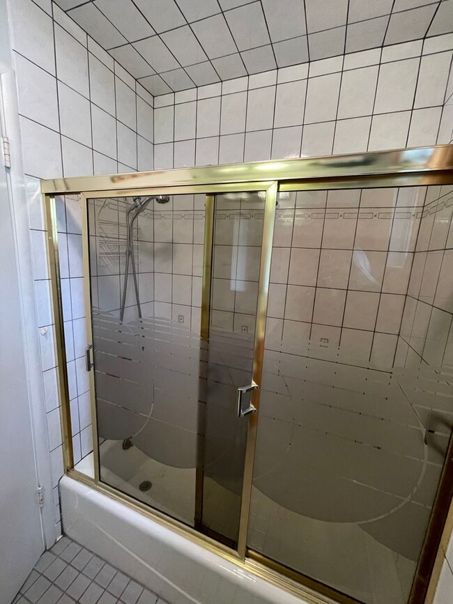 Building Photo - Nor Cal Realty, Inc - 3 bedroom 2 bath house with 2 car garage.