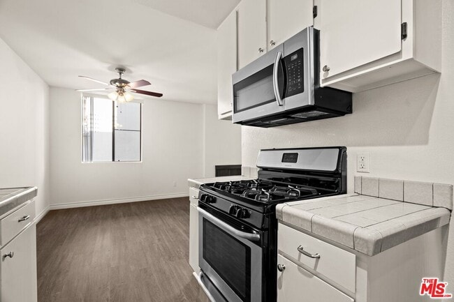 Building Photo - 1950 Rodney Dr