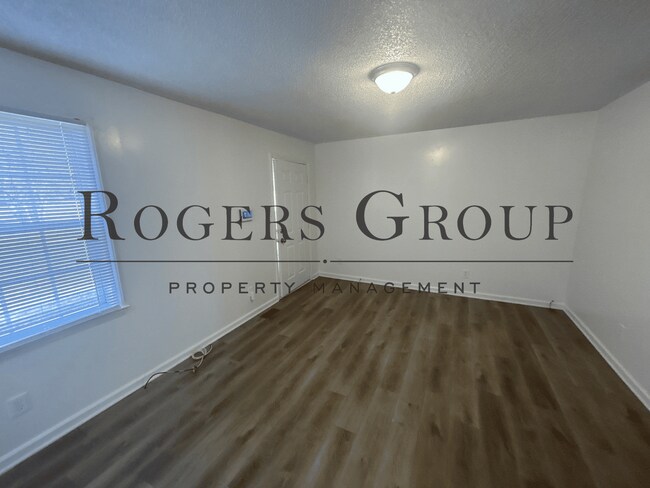 Building Photo - #450 - 611-613 Hicks Mill Rd Duplex