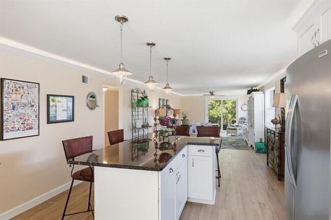 Building Photo - 573 Spanish Dr N