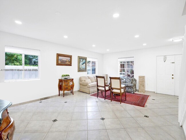 Building Photo - 5343 NW 111th Ct