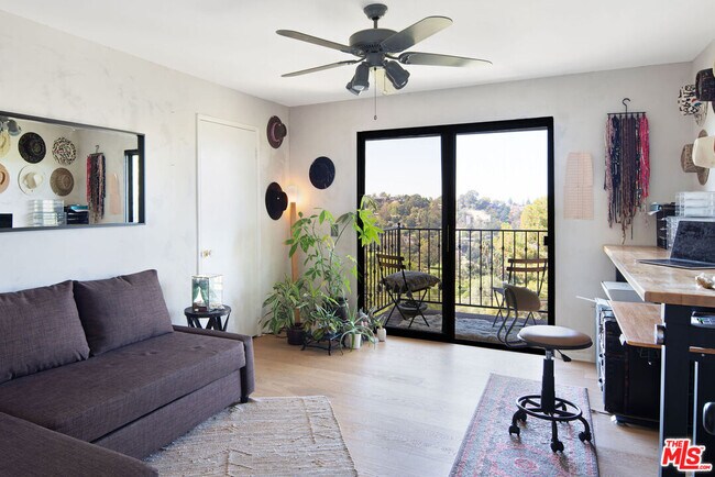 Building Photo - 4661 Bedel St