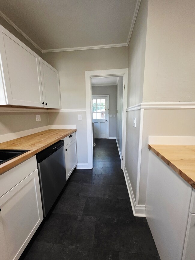 Building Photo - 205 E North St