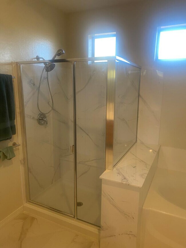 Building Photo - 1530 W Thompson Way