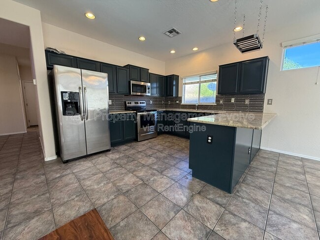 Building Photo - 1677 S Peppertree Dr