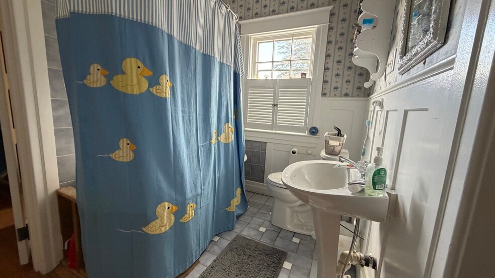 Bathroom - 20 Lincoln Ave