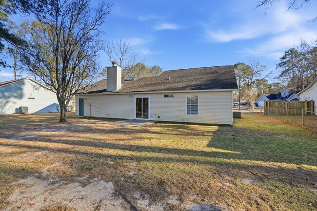 Building Photo - 8232 Pleasant Ridge Dr