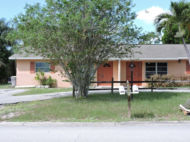 Primary Photo - 9046 SE Parkway Dr