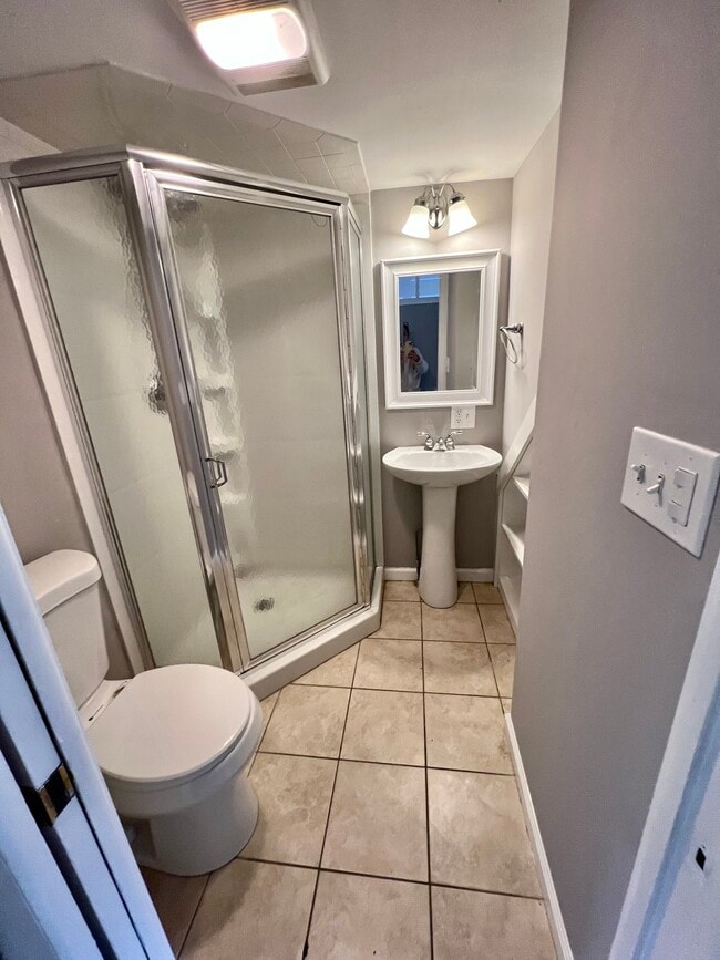 Building Photo - 121 N State St