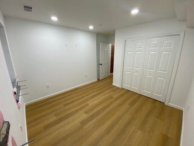 Building Photo - 5639 Market St
