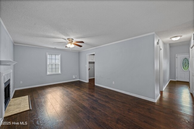 Building Photo - 107 Chestnut Ct