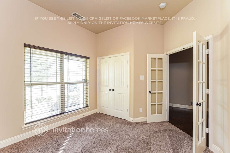 Building Photo - 215 Range Rd