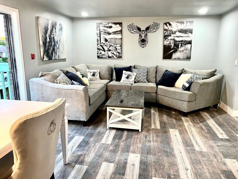 Building Photo - 21 Woodmere Ct