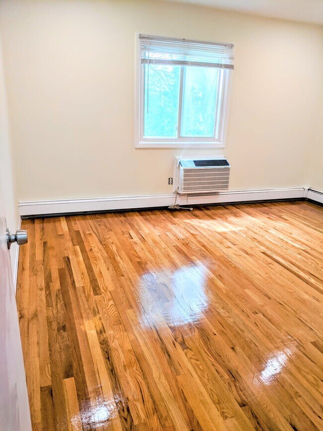 Building Photo - 1 Dunes Ln