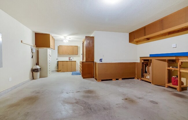 Building Photo - 5 Bed 3 Bath Broken Arrow