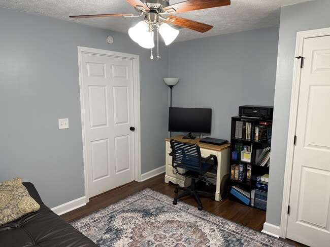 Building Photo - 3251 Crafton St
