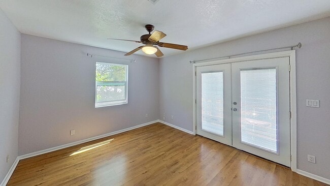 Building Photo - 181 Maple St