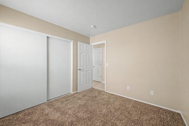 Building Photo - 10970 W Sheridan St
