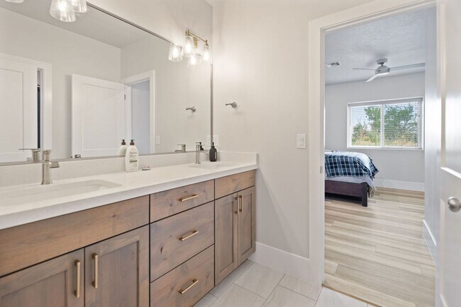 Building Photo - Elegant Residence on an Arce Lot