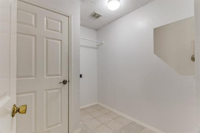 Building Photo - 8440 Orleans Ln
