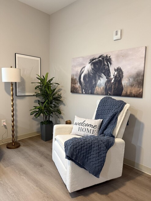 Building Photo - The Oaks at Woodland