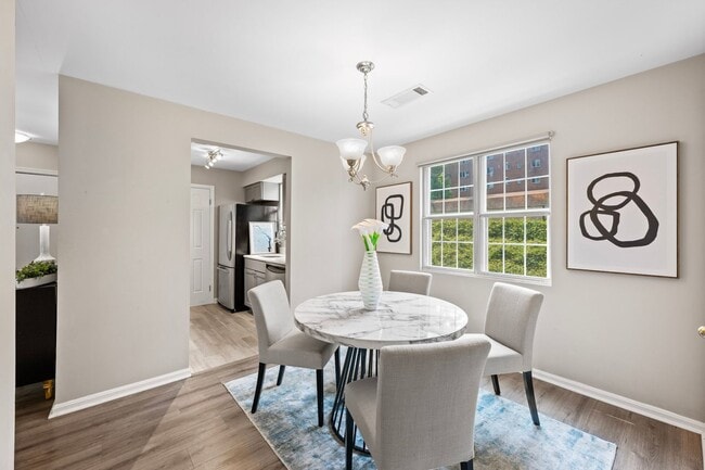 Building Photo - Luxurious 2 Bed 1 Bath Condo With Balcony ...