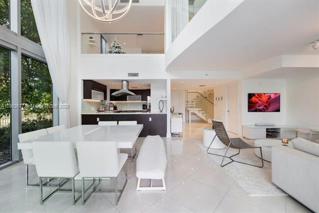 Building Photo - 7928 East Dr