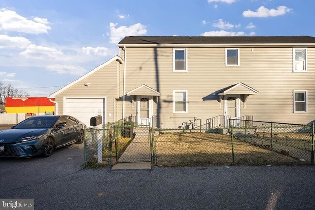 Building Photo - 555 S Marlyn Ave