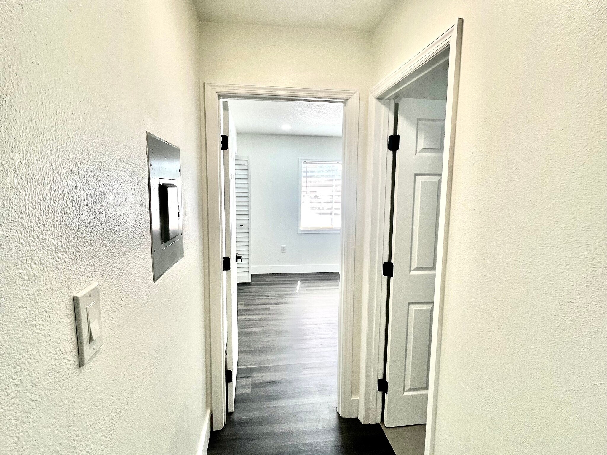 Building Photo - 5208 Via Hacienda Cir