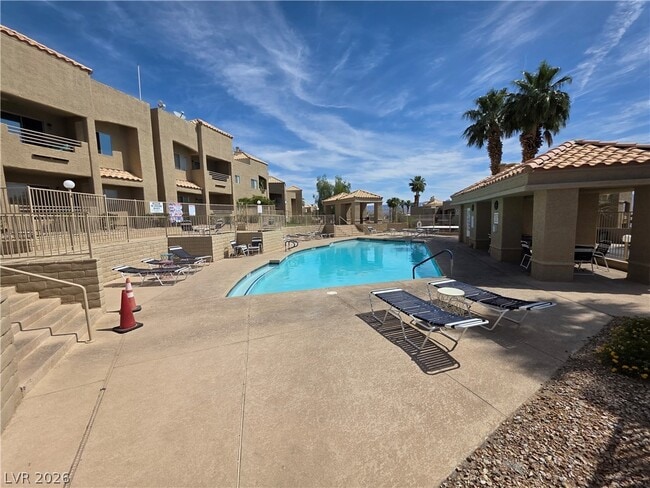 Building Photo - 2200 Highpointe Dr