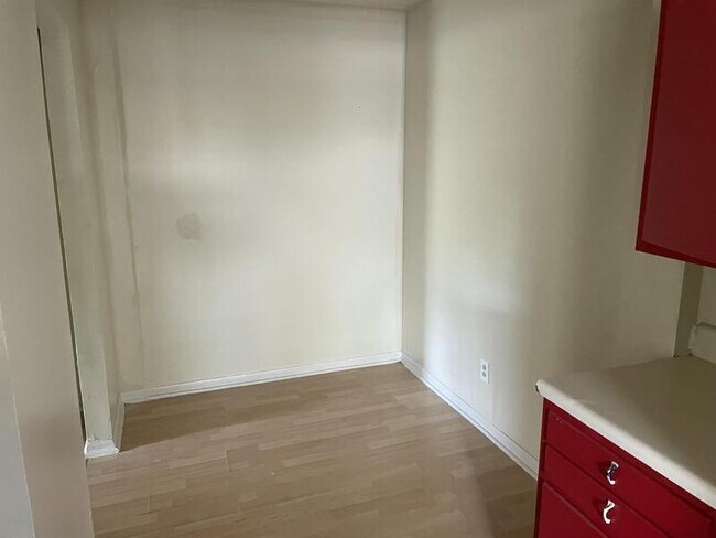 Building Photo - 1824 Augusta Dr