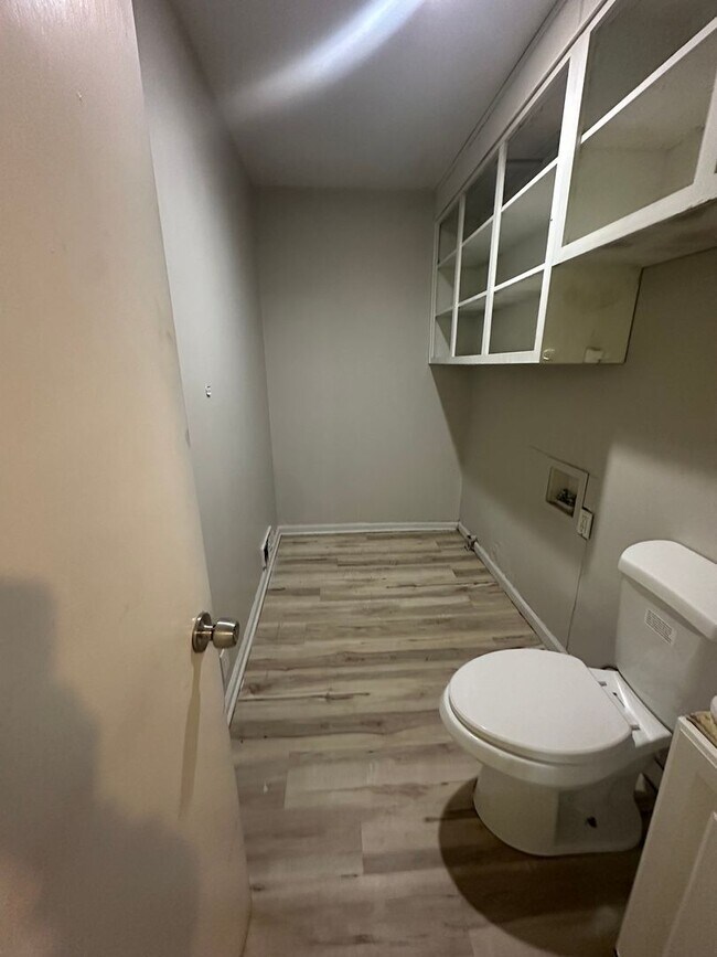 Building Photo - 3 bedroom 1 Bath