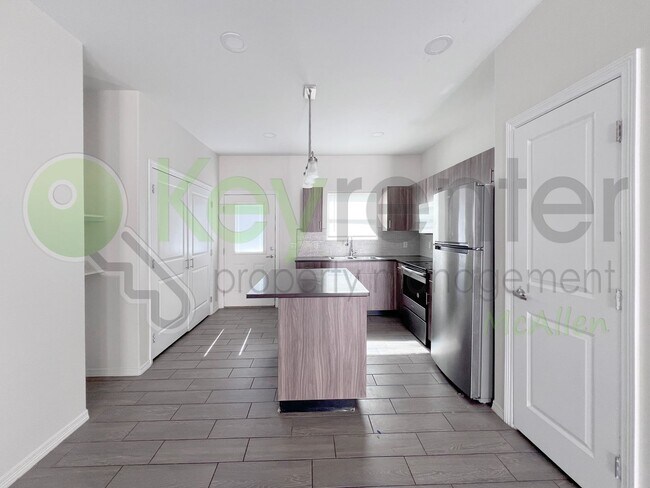 Building Photo - 3B/2B Gated Community, Awesome Price! - Edinburg TX