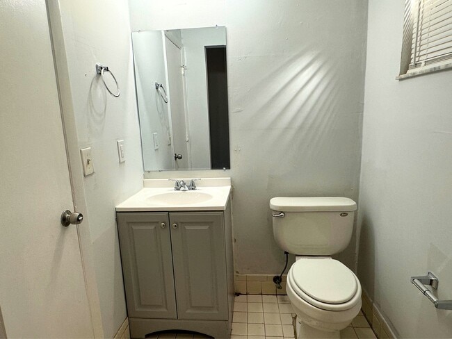 Building Photo - 432 NW 15th Ave