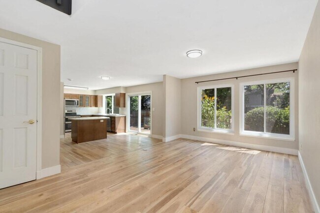 Building Photo - 2718 Granada Hills Dr