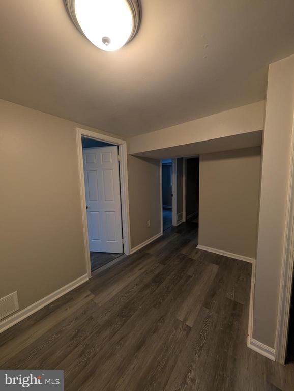 Building Photo - 2 Hawkesbury Ct