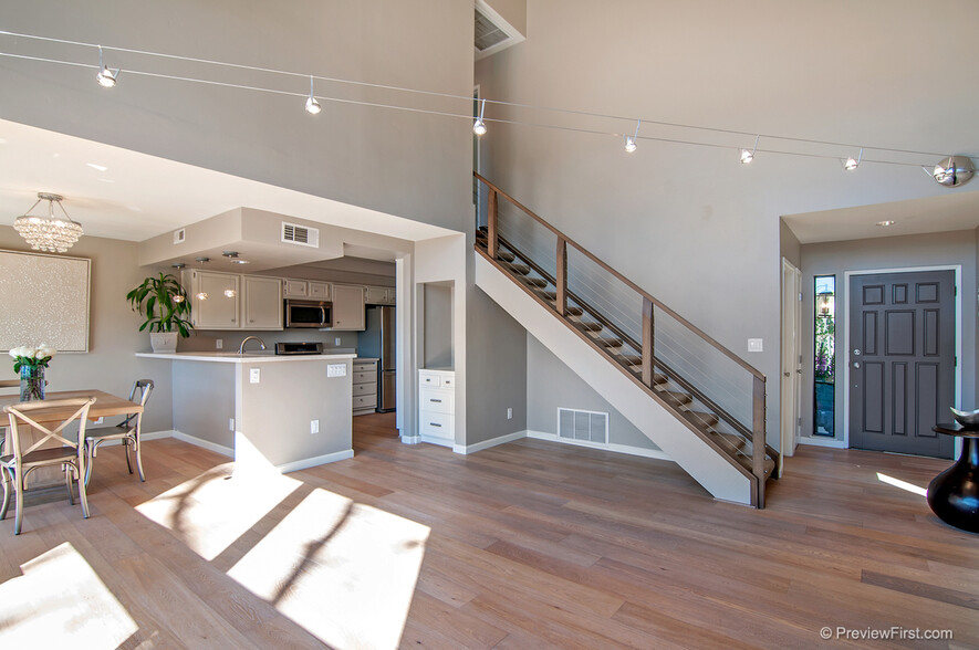 Building Photo - 1047 Santa Helena Park Ct