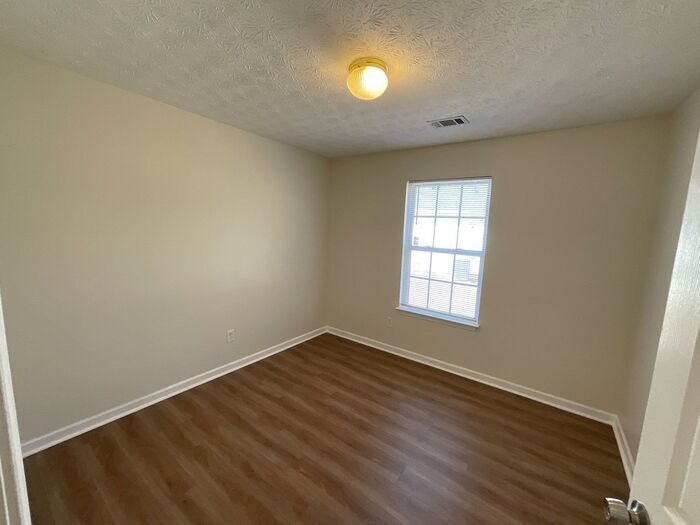 Building Photo - 3651 Ten Oaks Cir