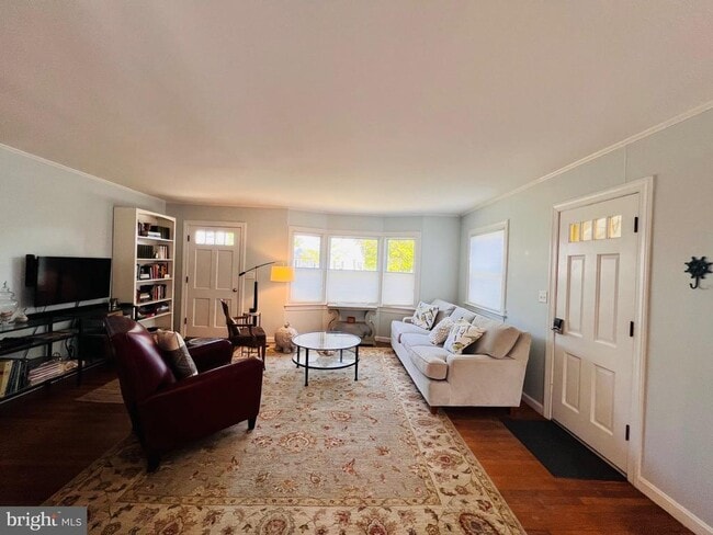 Building Photo - 3214 Riverview Dr