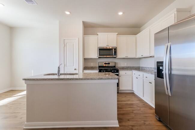 Building Photo - 405 Sunny Highlands Dr