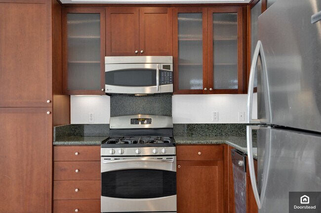 Building Photo - 6466 Hollis St