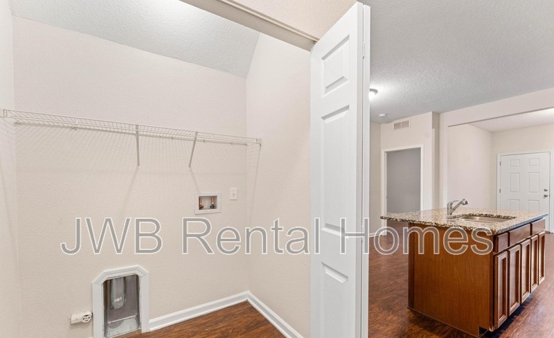 Building Photo - 3330 Rayford St