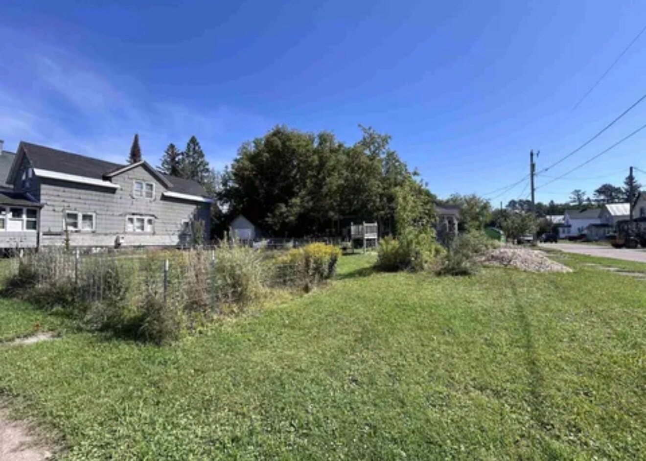 Building Photo - 608 Sutherland St
