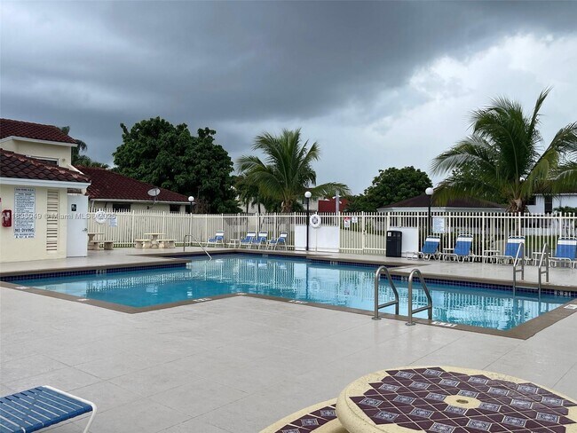 Building Photo - 1107 San Remo Cir
